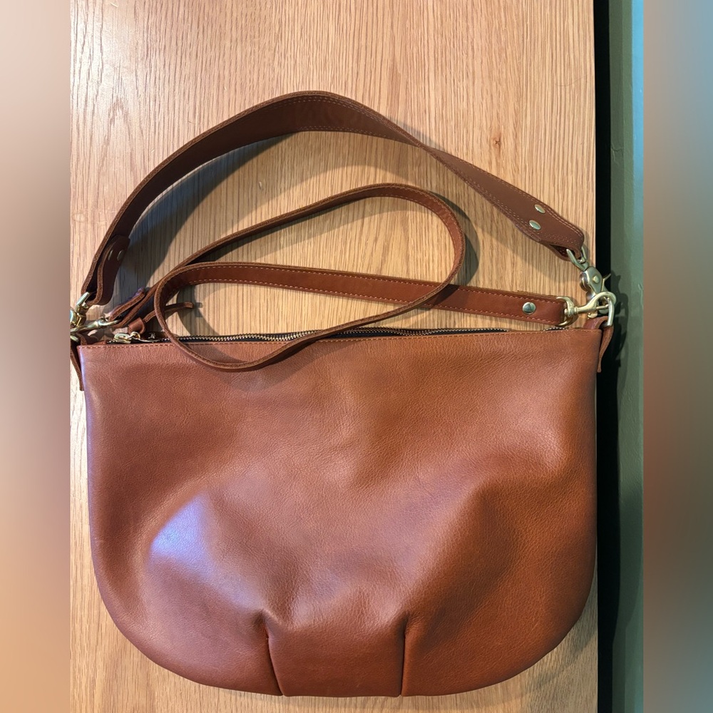 Clare V. Moyen Messenger